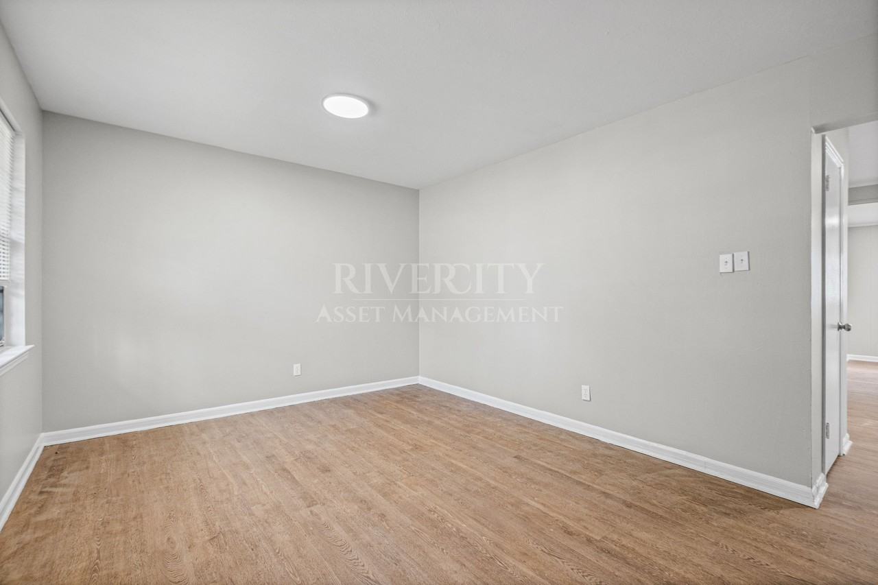 1507 Abernathy Rd #1 - Photo 5 of 18