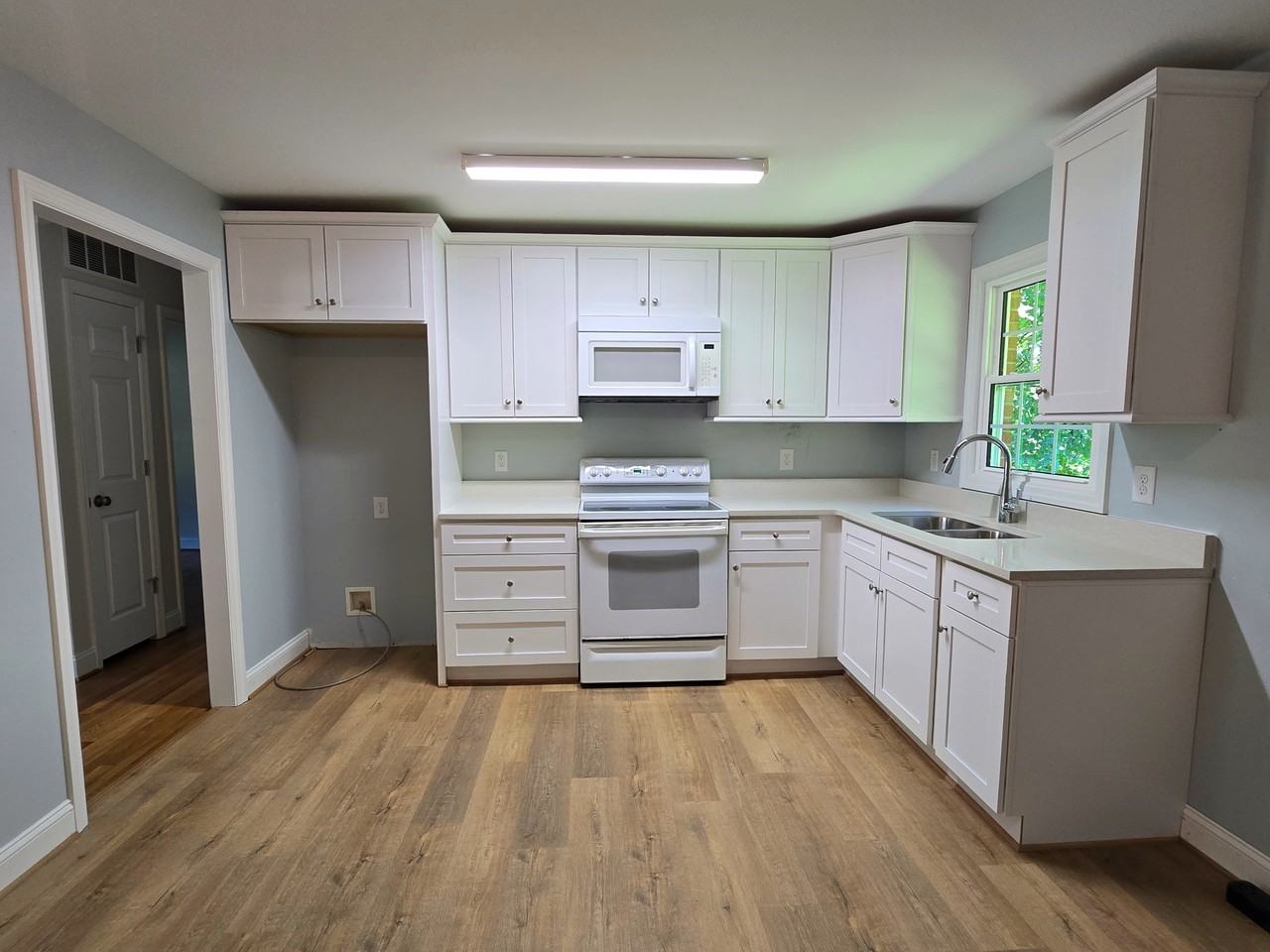 1274 Tredwell Dr #1 - Photo 6 of 20
