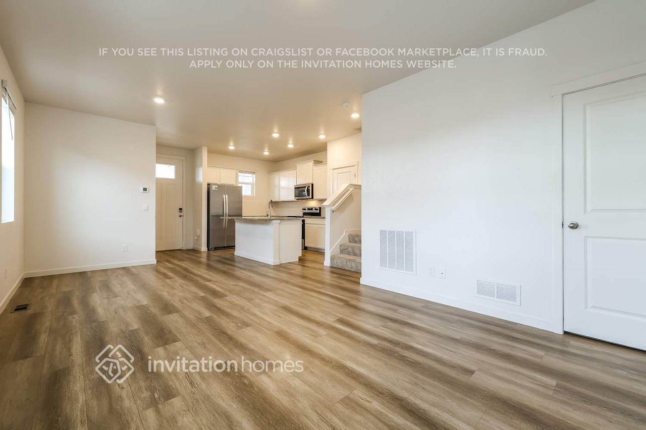287 S Uriah St - Photo 6 of 19