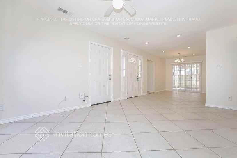 17552 Cantara St - Photo 4 of 20