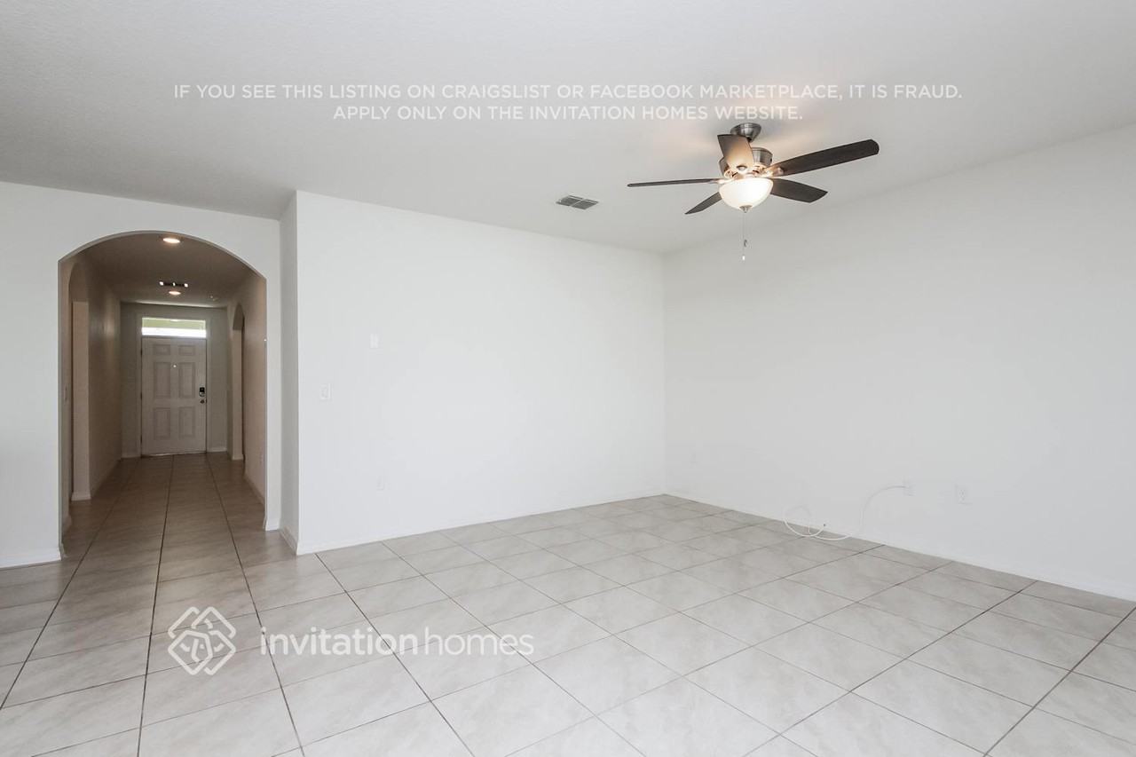 5117 Fiddlewood Way - Photo 3 of 16