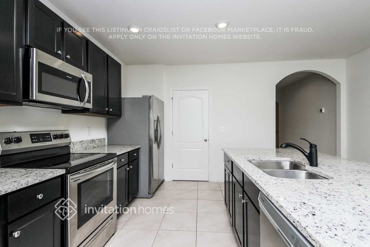 5117 Fiddlewood Way - Photo 6 of 16