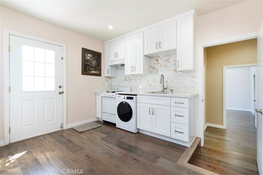 10455 Glory Ave - Photo 3 of 11