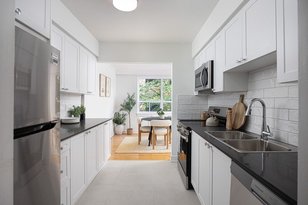 1637-1645 Bathurst Street - Photo 3 of 18