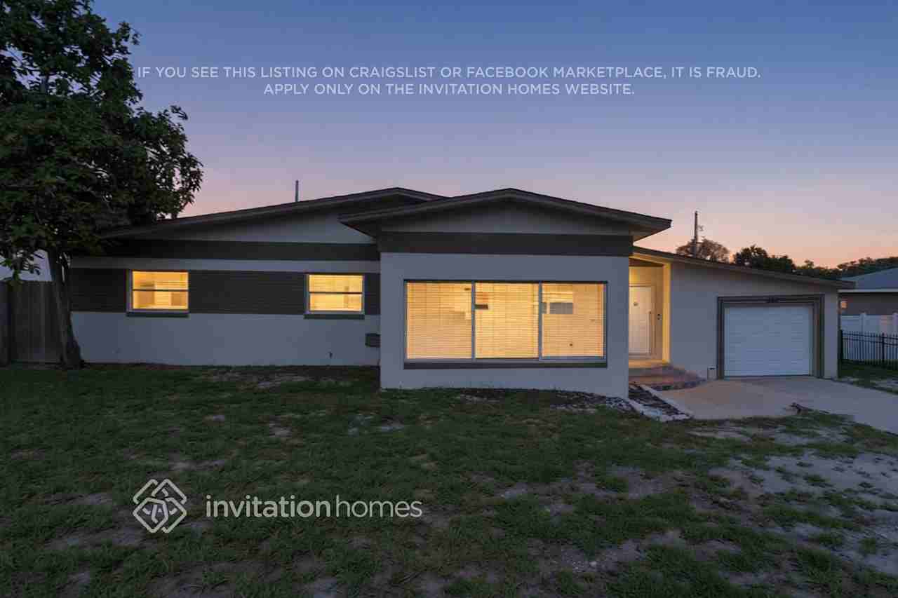1063 Indian Rocks Rd S - Photo 3 of 20