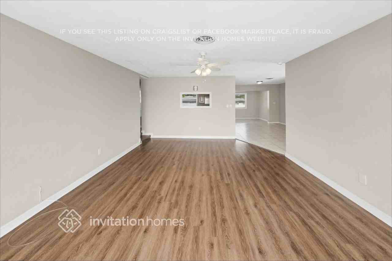 1063 Indian Rocks Rd S - Photo 5 of 20
