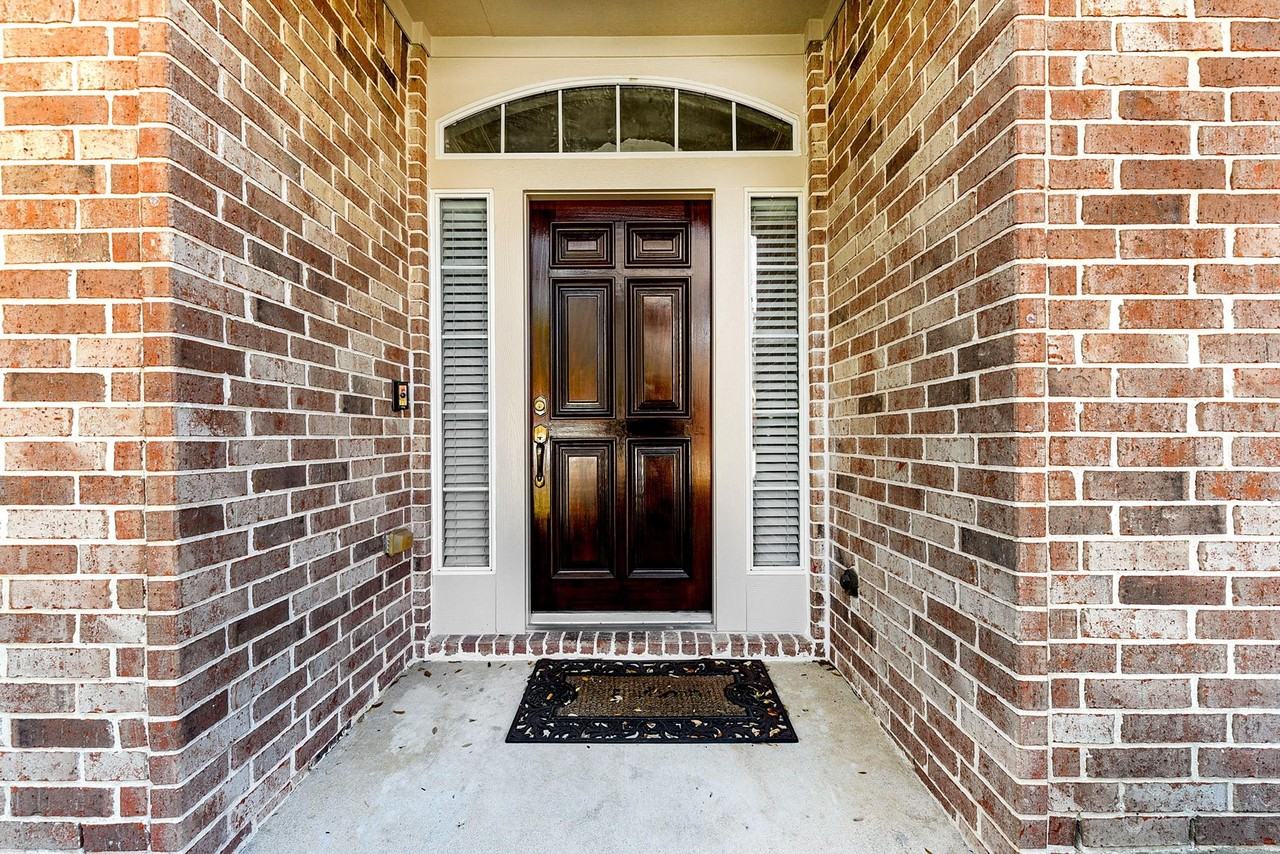 28223 Daystrom Ln - Photo 5 of 50
