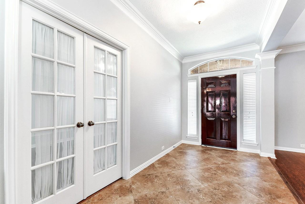28223 Daystrom Ln - Photo 6 of 50