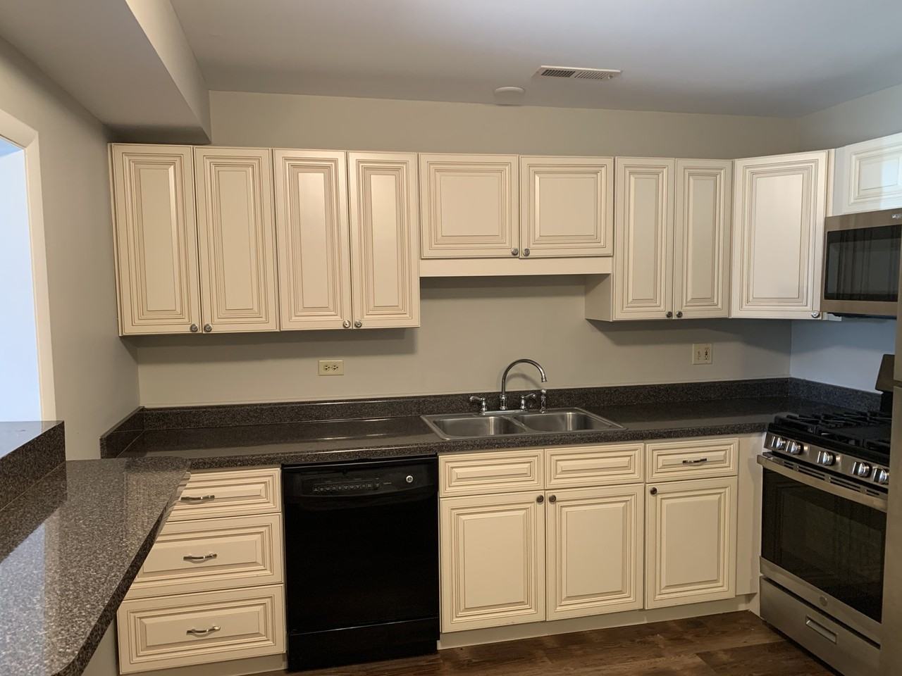 2254 Abbeywood Dr ##A - Photo 6 of 14
