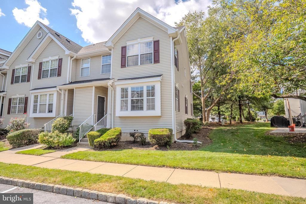 1311 Blossom Cir - Photo 2 of 41