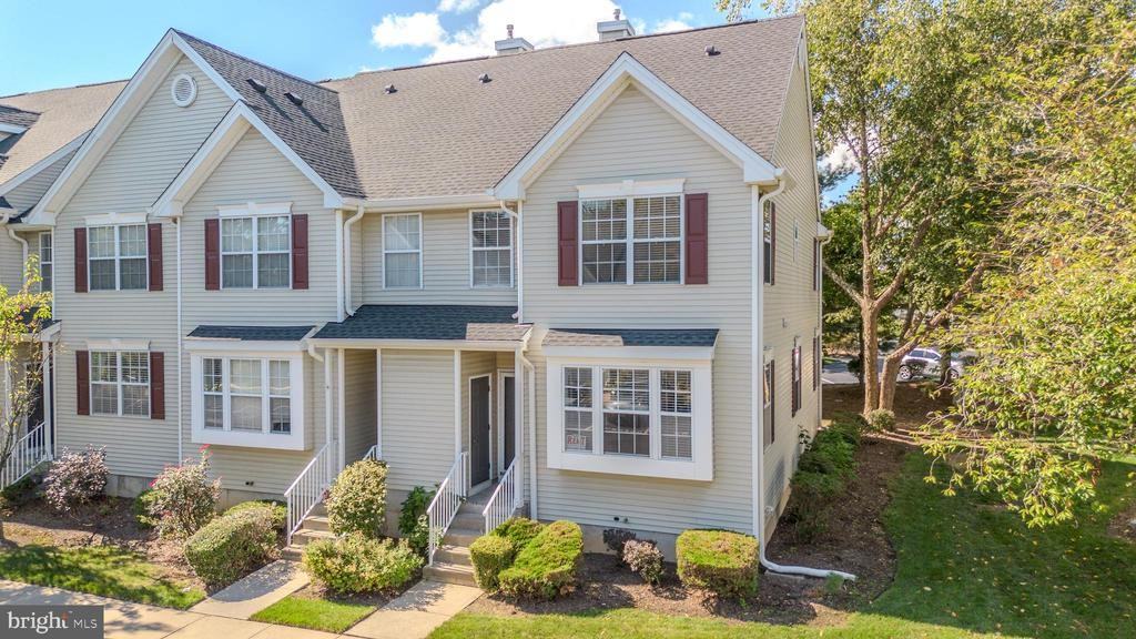 1311 Blossom Cir - Photo 3 of 41