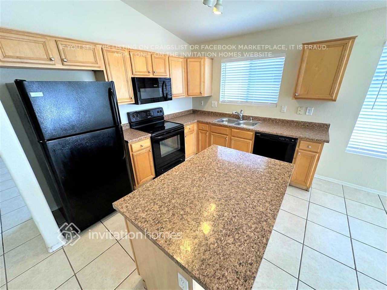 15230 N 162nd Ln - Photo 4 of 16
