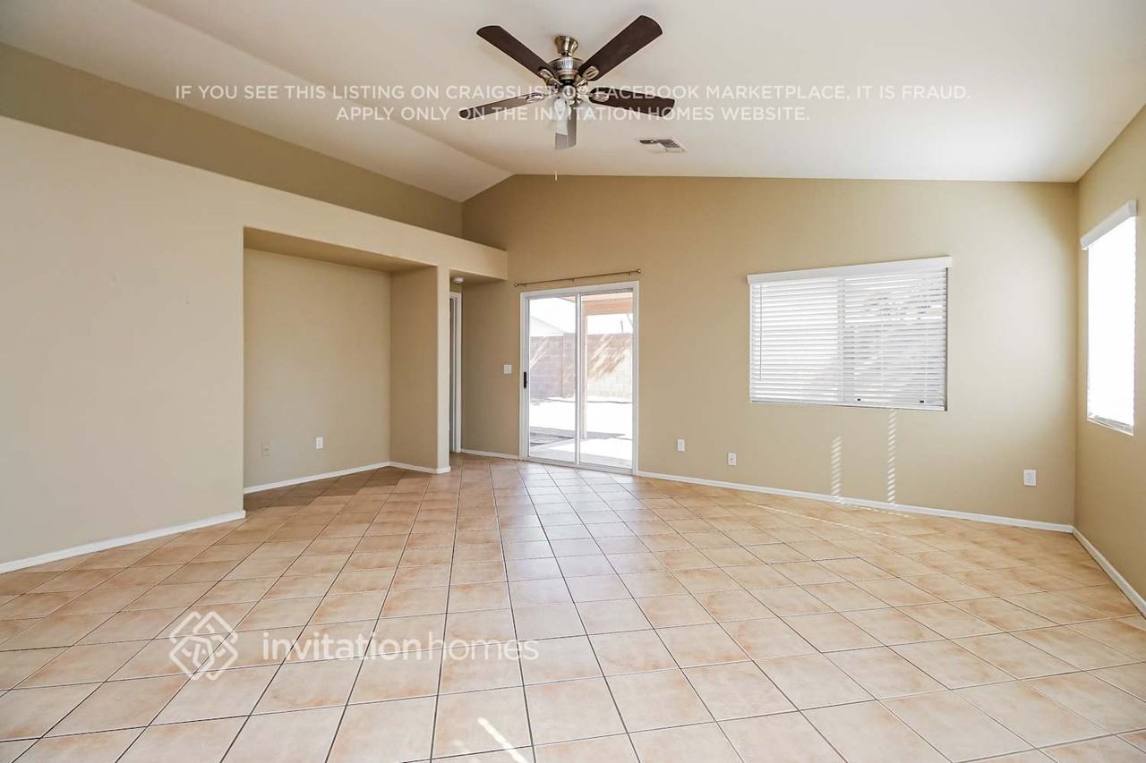 11446 E Cicero St - Photo 4 of 17