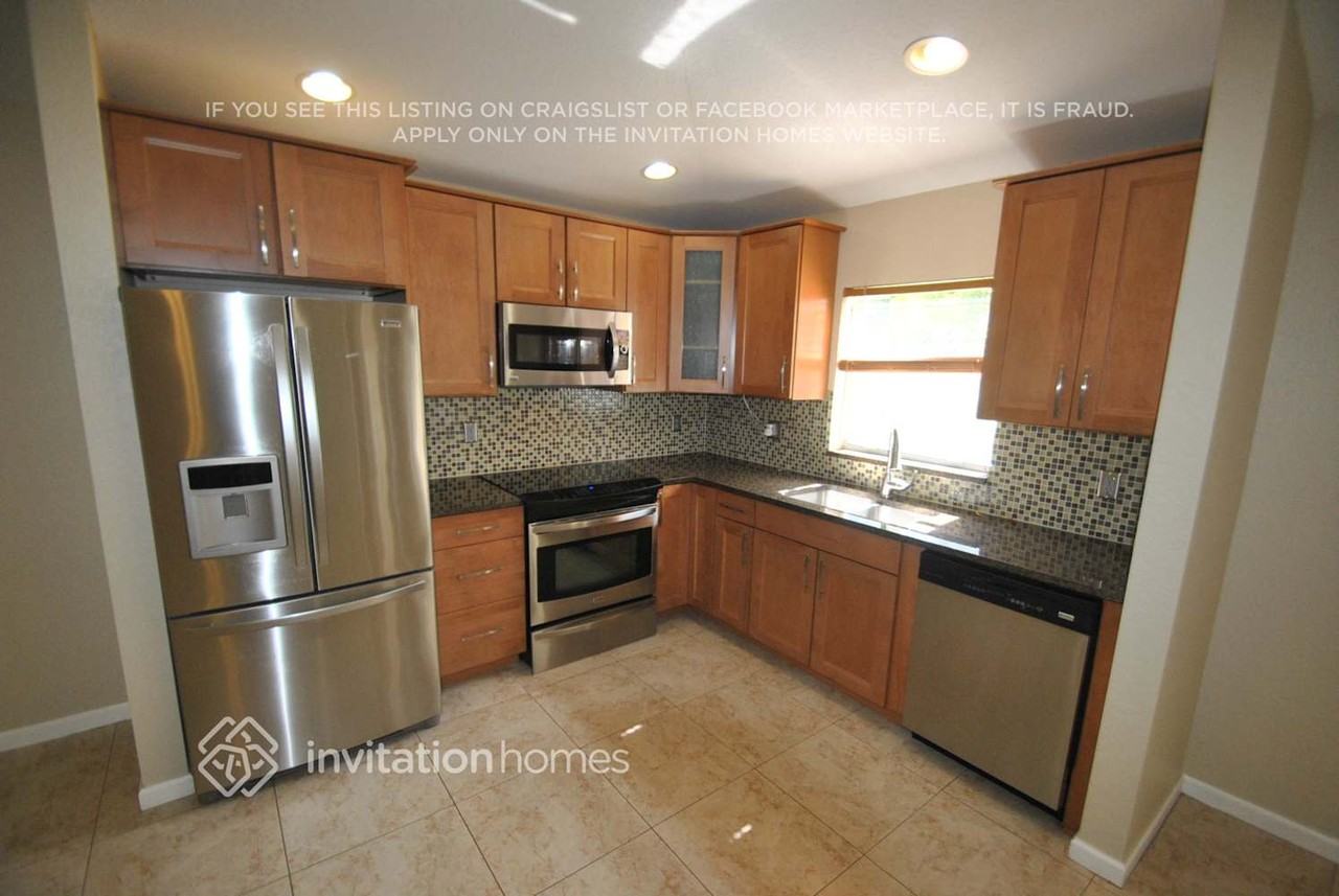 5940 Azalea Cir - Photo 3 of 16