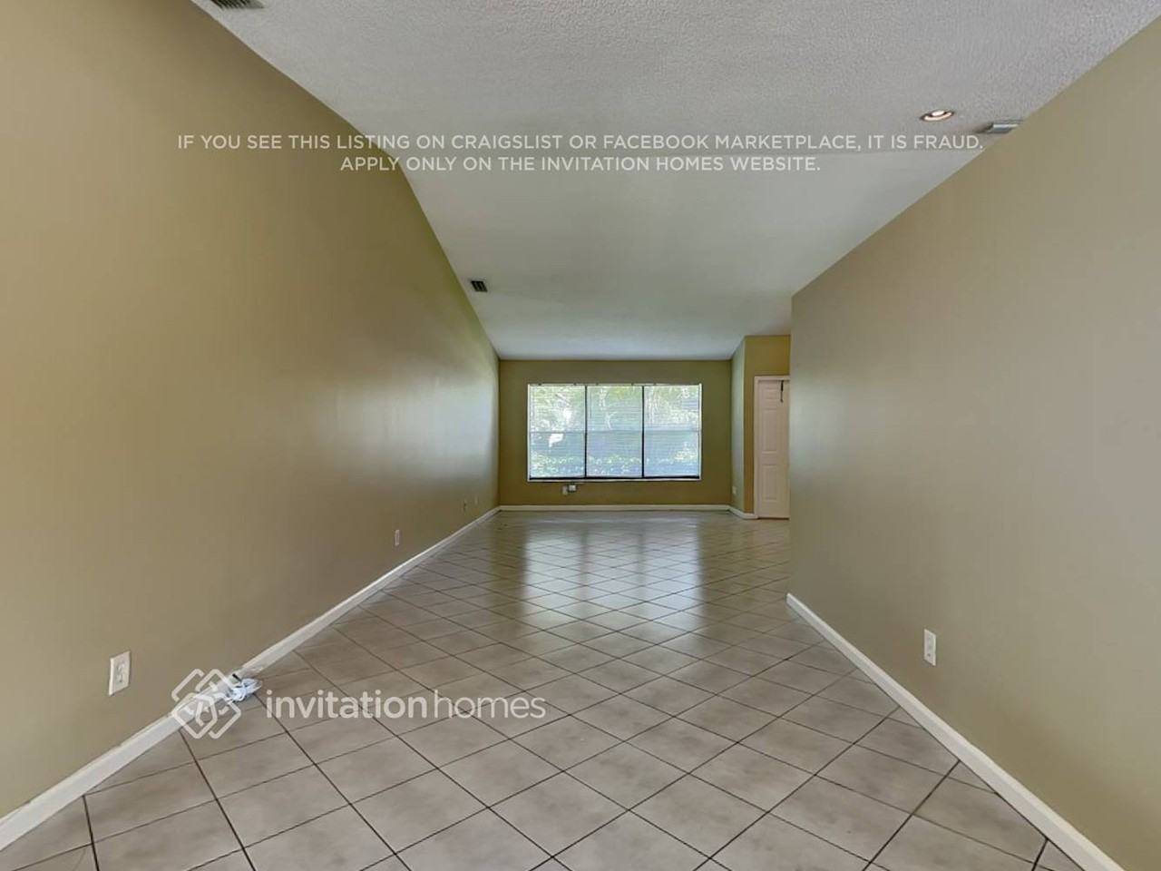 378 N Country Club Blvd - Photo 4 of 20