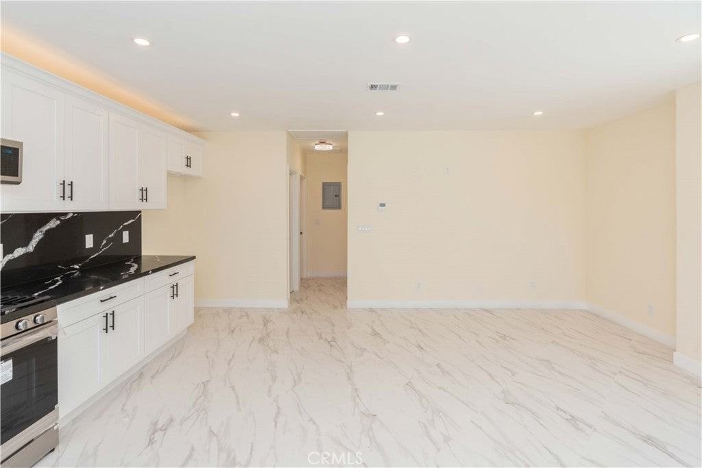 536 Myrtle St - Photo 2 of 15