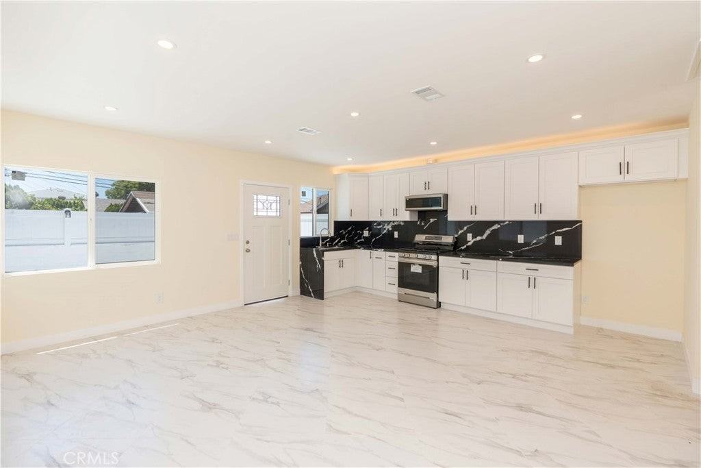536 Myrtle St - Photo 5 of 15