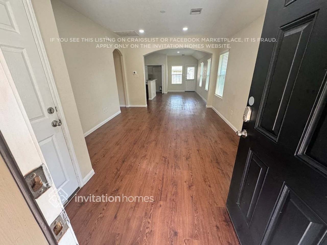 18806 N Lyford Dr - Photo 3 of 13