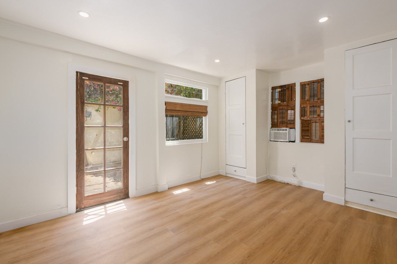 1325 North Orange Drive - Photo 5 of 18