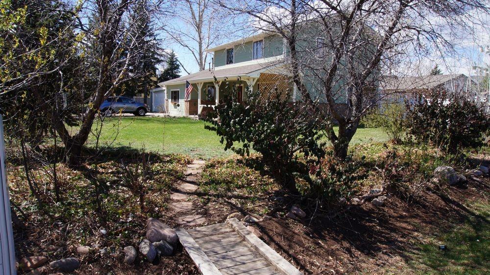 8879 S Allison St - Photo 3 of 20