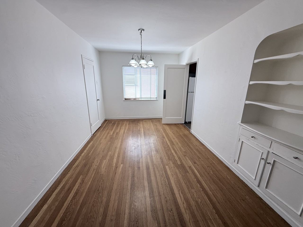E 18th St #4 - Photo 4 of 15