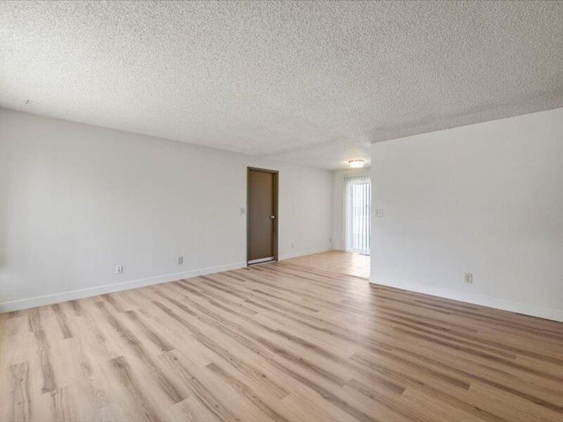 4601 Mallard Ct - Photo 2 of 15