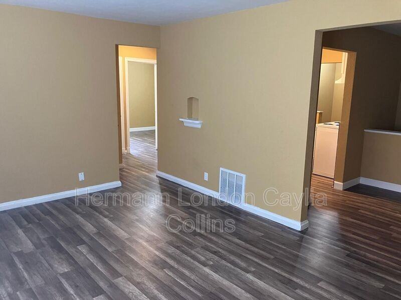 251 Georgia Ave - Photo 4 of 23