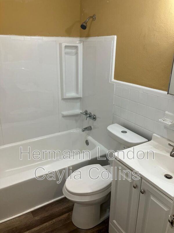 251 Georgia Ave - Photo 5 of 23