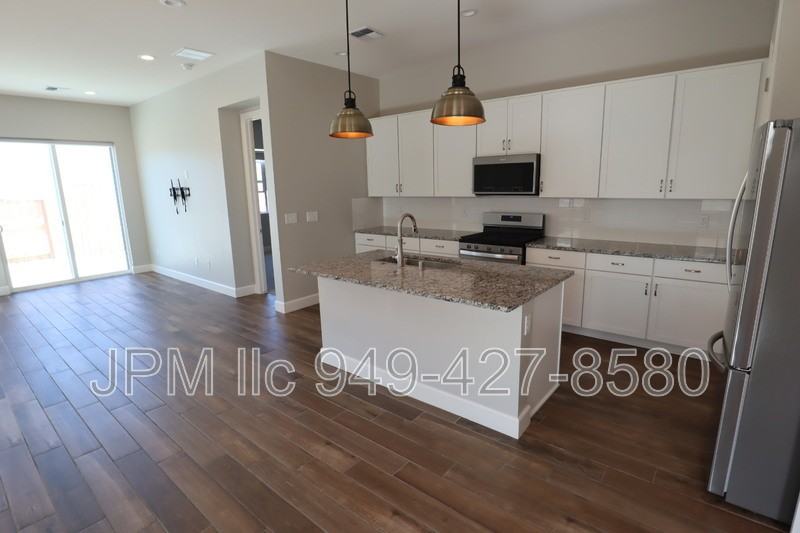 12925 Sapphire Point Dr - Photo 3 of 36