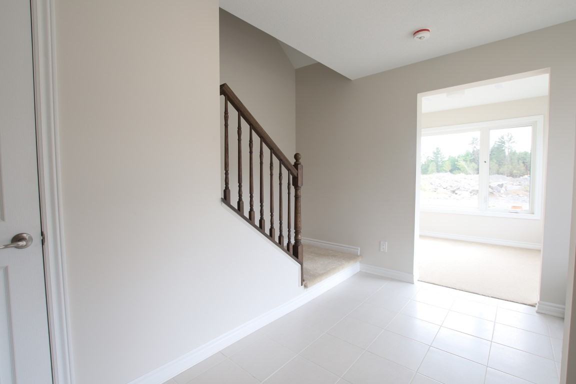 2094 Leinster Cir - Photo 2 of 26