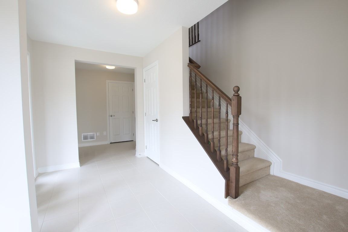 2094 Leinster Cir - Photo 3 of 26
