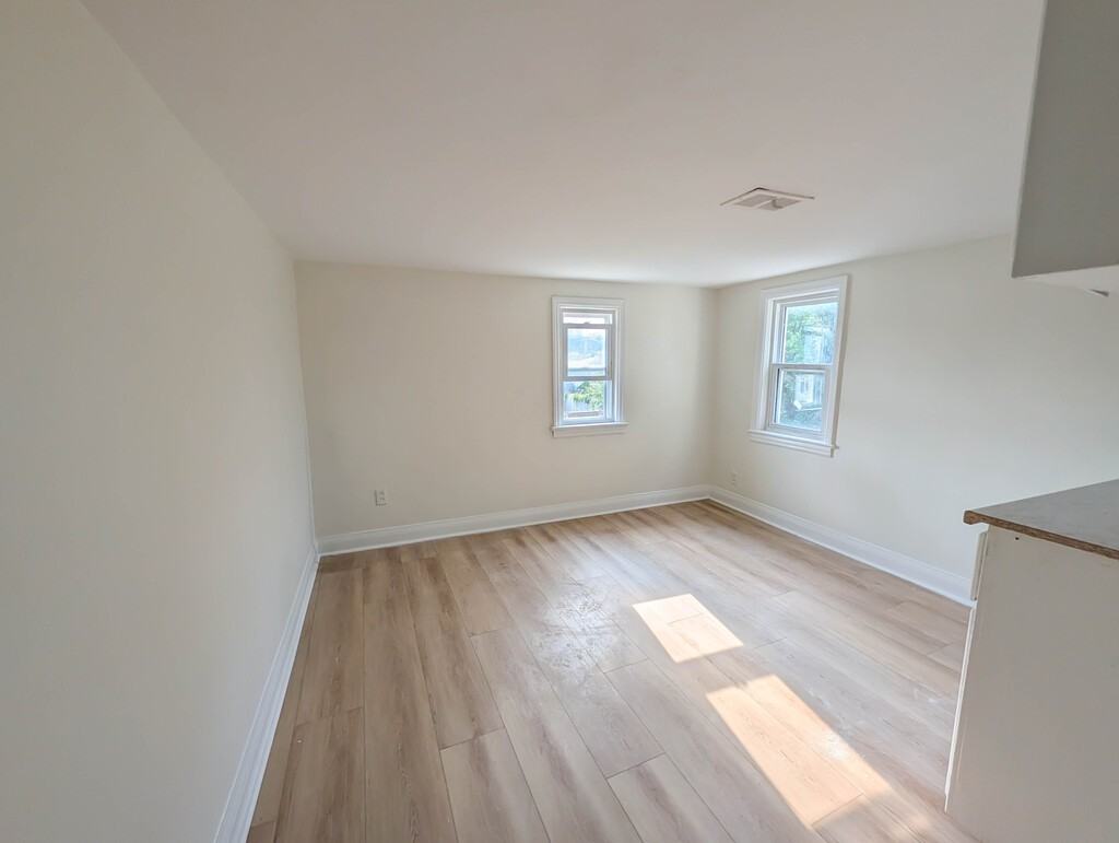 6530 Ash St Unit 6 - Photo 4 of 17