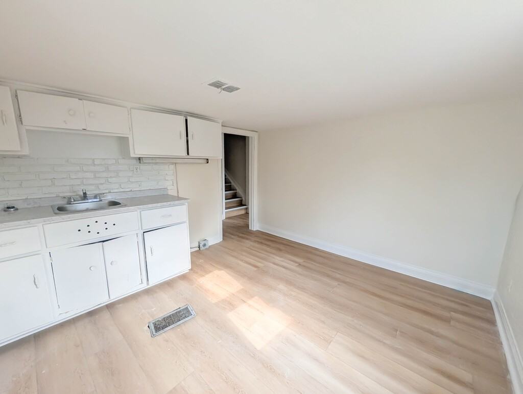 6530 Ash St Unit 6 - Photo 7 of 17