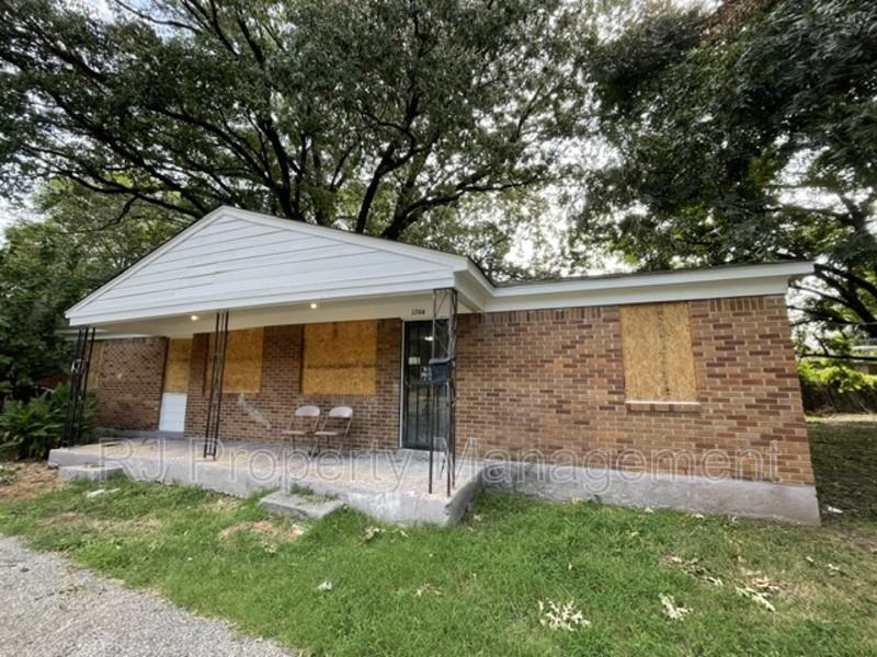 1766 Cincinnati Rd - Photo 2 of 14