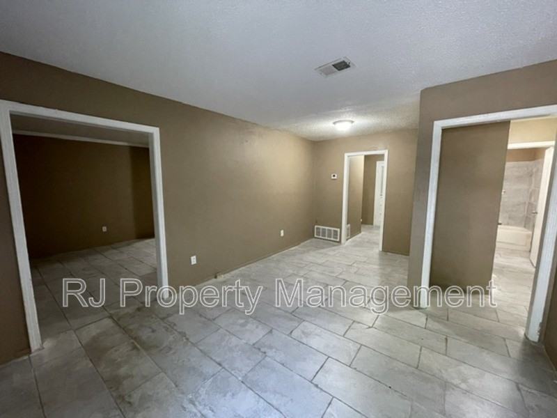 1766 Cincinnati Rd - Photo 3 of 14
