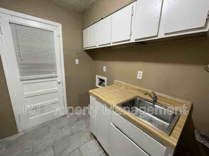 1766 Cincinnati Rd - Photo 5 of 14