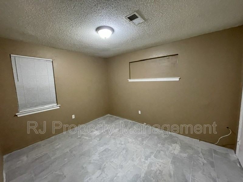 1766 Cincinnati Rd - Photo 7 of 14