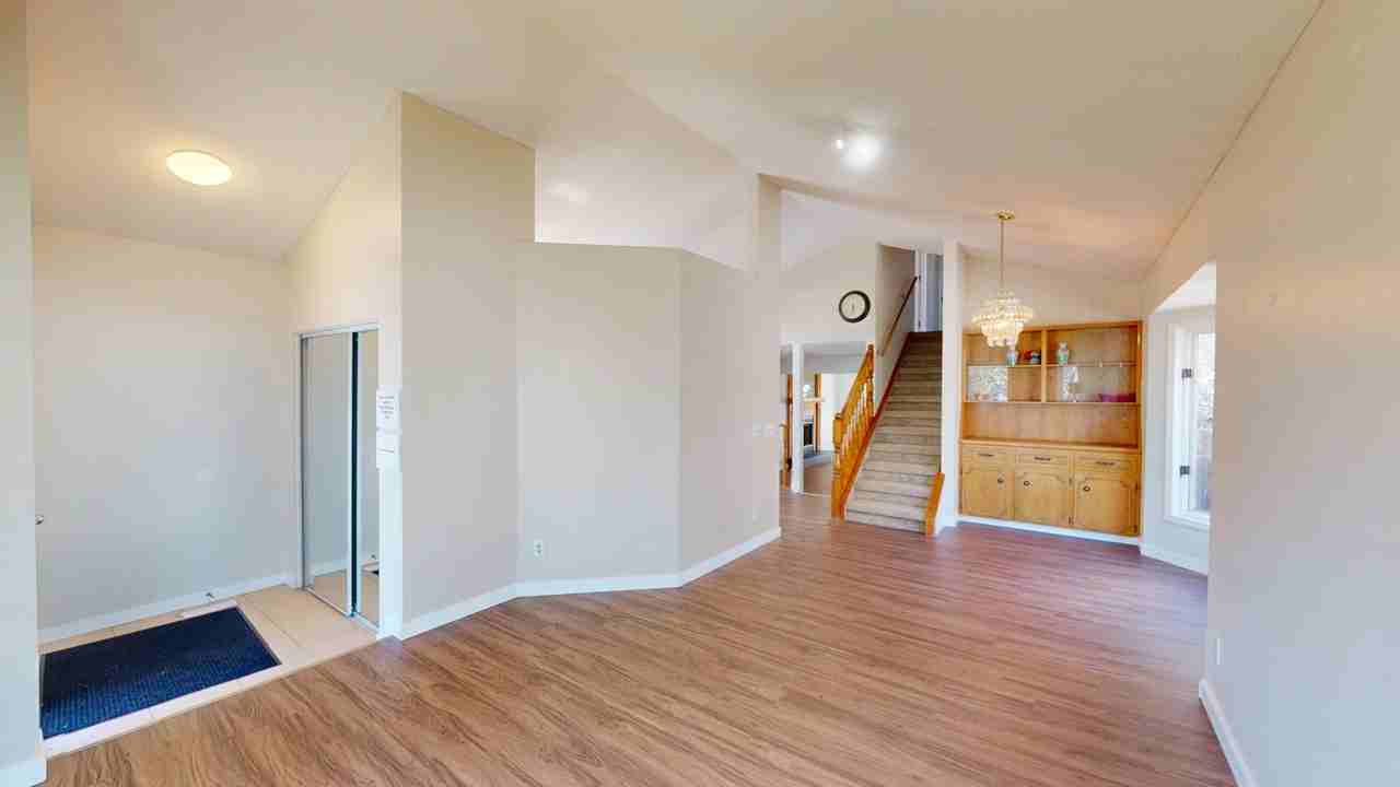 37 Martingrove Way Ne - Photo 3 of 26
