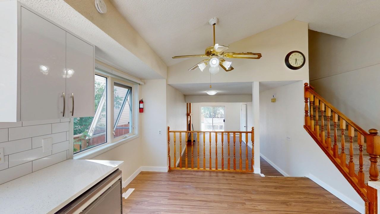 37 Martingrove Way Ne - Photo 5 of 26