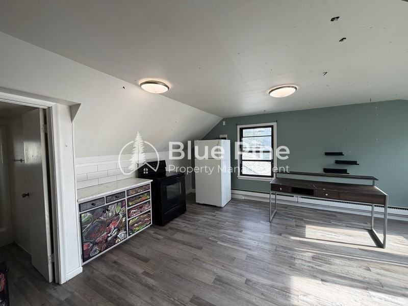 458 H St #2 - Photo 2 of 4