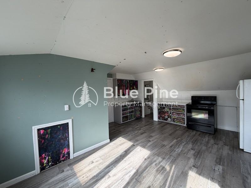 458 H St #2 - Photo 3 of 4