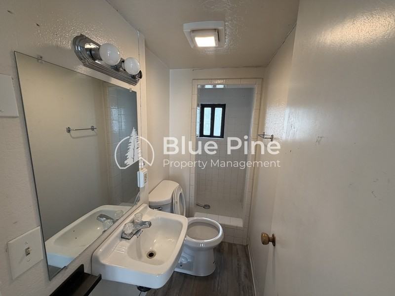 458 H St #2 - Photo 4 of 4