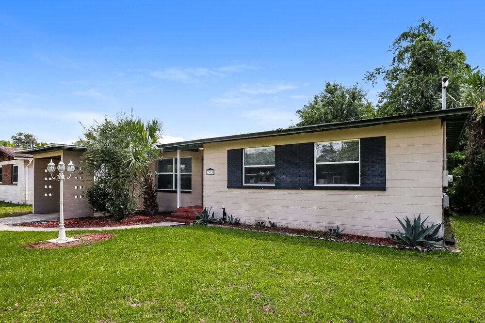 2615 Ligustrum Rd - Photo 3 of 16