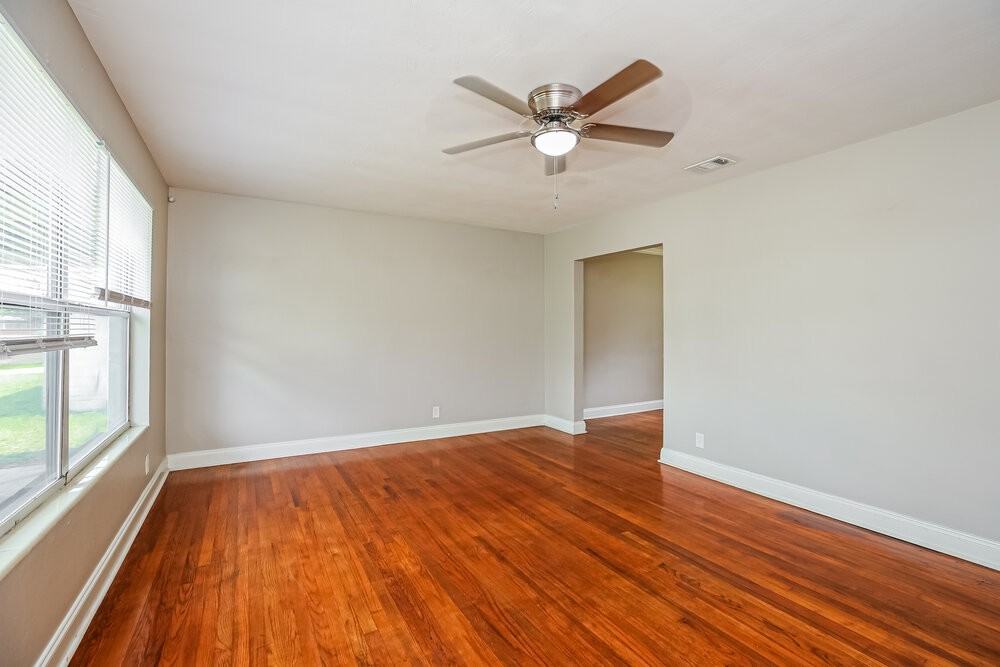 2615 Ligustrum Rd - Photo 5 of 16