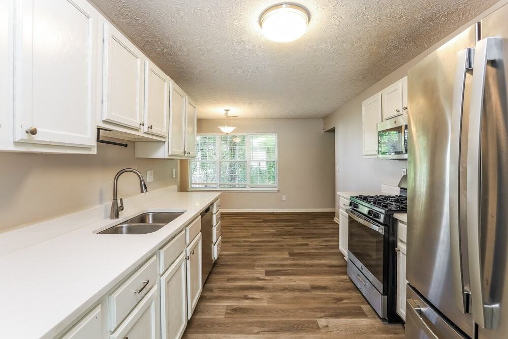 7144 Springchase Way - Photo 7 of 17