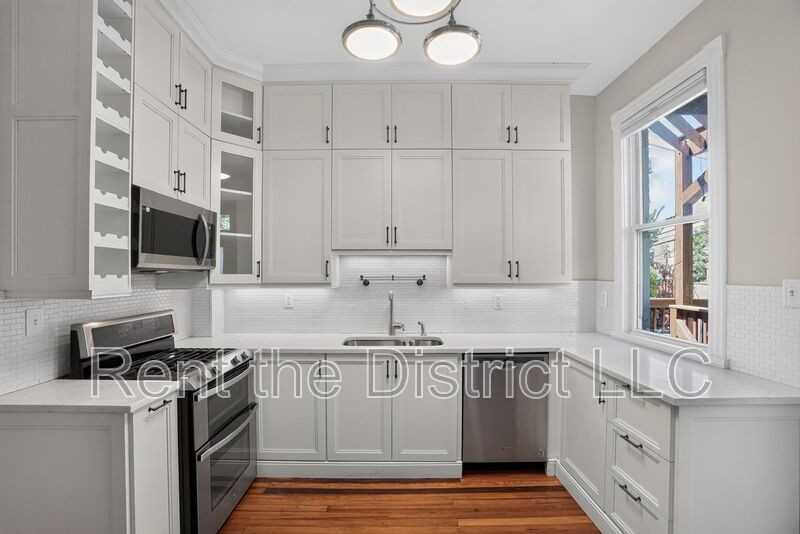 37 Rhode Island Ave Nw - Photo 2 of 38