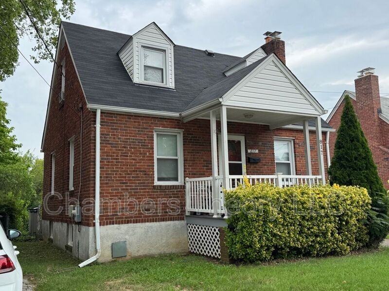 817 N Jefferson St - Photo 2 of 13