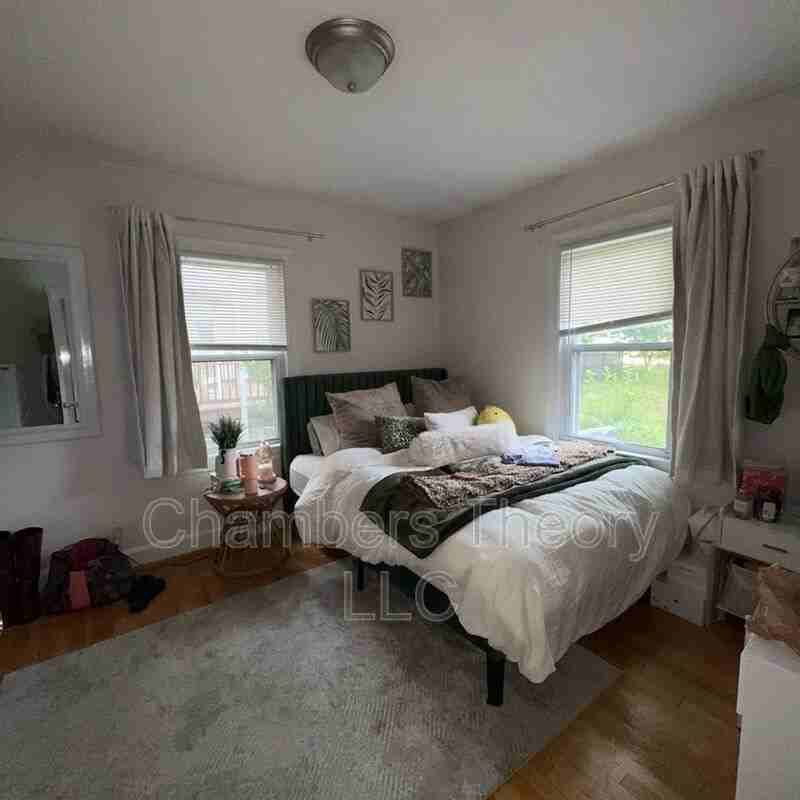 817 N Jefferson St - Photo 6 of 13