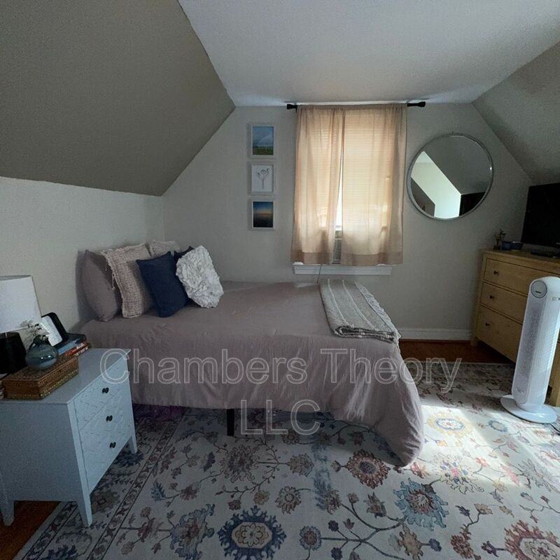 817 N Jefferson St - Photo 7 of 13