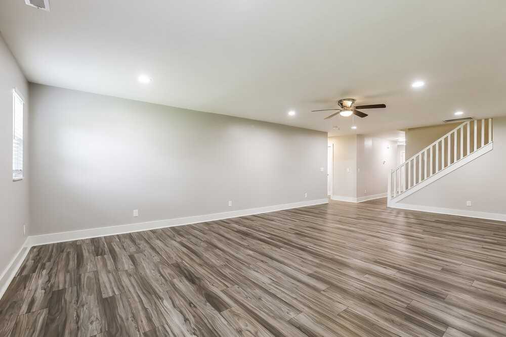 8814 Terrace Ave - Photo 4 of 17
